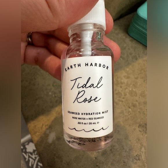 NEW Earth Harbor | TIDAL ROSE Seaweed Hydration Mist - Picture 3 of 4